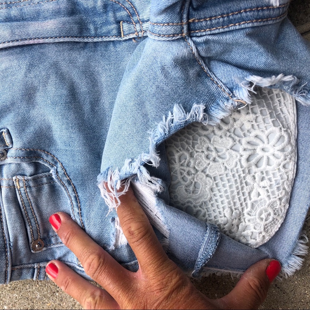 American Eagle Distressed Shorts Hi-Rise Shortie - Picture 4 of 9